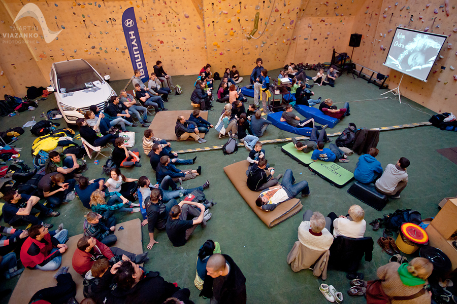 vertigo, open, lezecke, centrum, boulder, bouldering, umela, stena, boulder, pretek